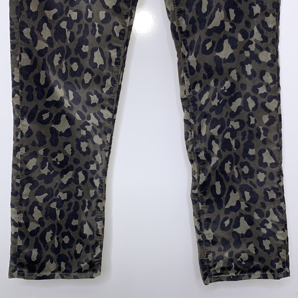 NEW LEVIS 724 High Rise Straight Cropped Velvet Animal Print Pants Size 26 - Picture 4 of 10